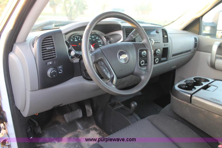 image for item J1395 2008 Chevrolet Silverado 2500 Ext. Cab pickup truck