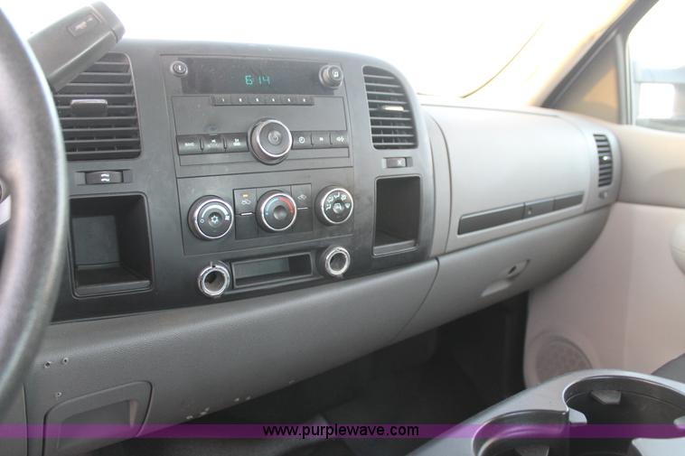 image for item J1395 2008 Chevrolet Silverado 2500 Ext. Cab pickup truck