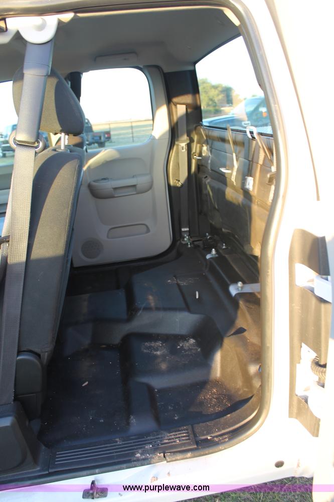 image for item J1395 2008 Chevrolet Silverado 2500 Ext. Cab pickup truck