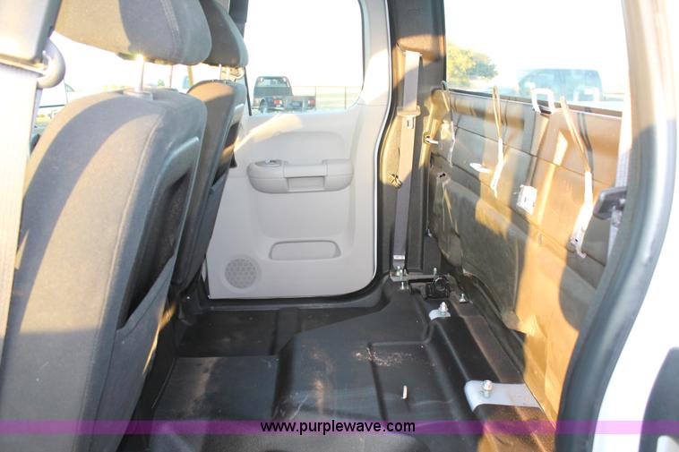 image for item J1395 2008 Chevrolet Silverado 2500 Ext. Cab pickup truck