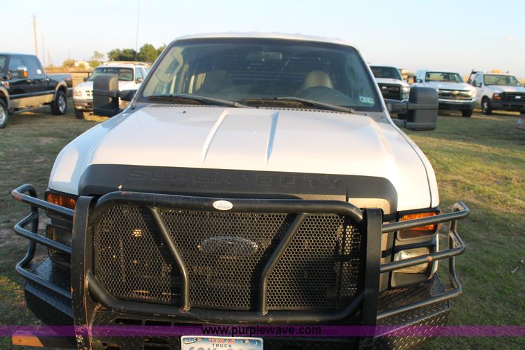 image for item J1397 2009 Ford F350 Crew Cab pickup truck