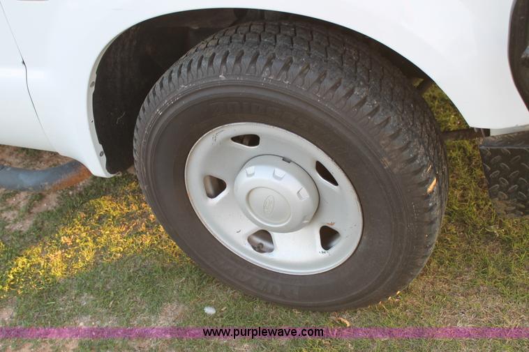 image for item J1397 2009 Ford F350 Crew Cab pickup truck