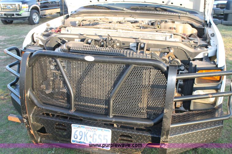 image for item J1397 2009 Ford F350 Crew Cab pickup truck