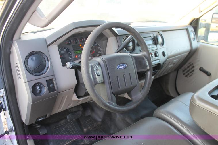 image for item J1397 2009 Ford F350 Crew Cab pickup truck