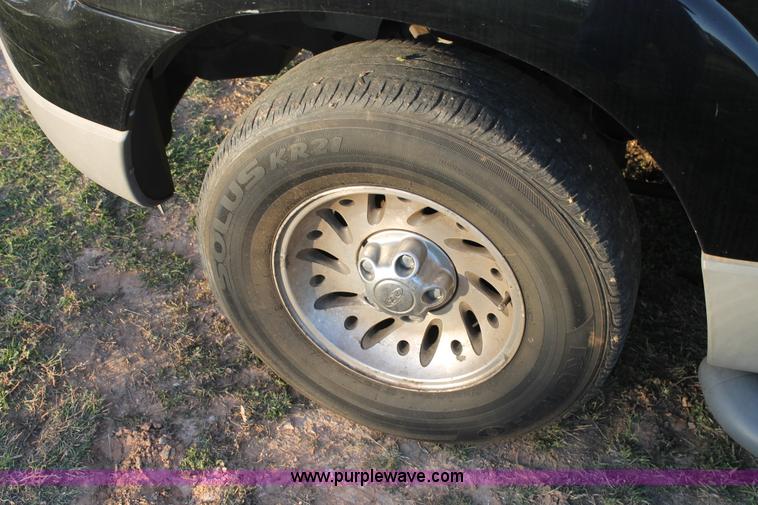 image for item J1398 2001 Ford Explorer SUV