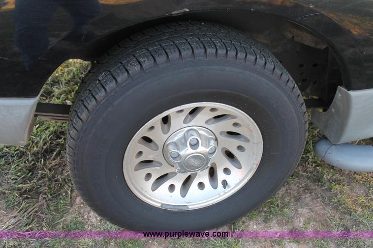 image for item J1398 2001 Ford Explorer SUV