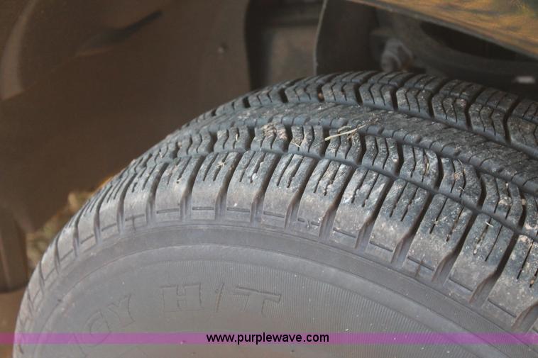 image for item J1398 2001 Ford Explorer SUV