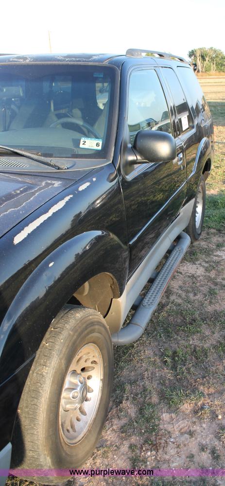 image for item J1398 2001 Ford Explorer SUV