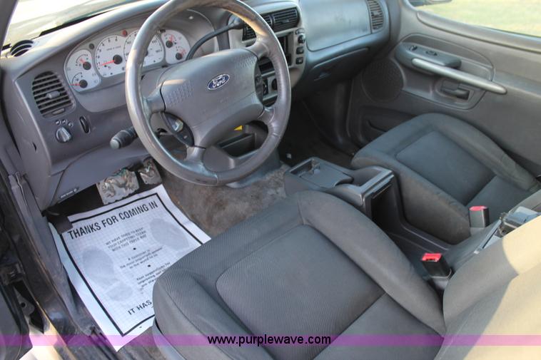 image for item J1398 2001 Ford Explorer SUV