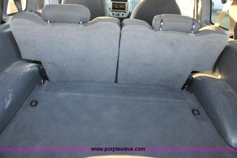 image for item J1398 2001 Ford Explorer SUV