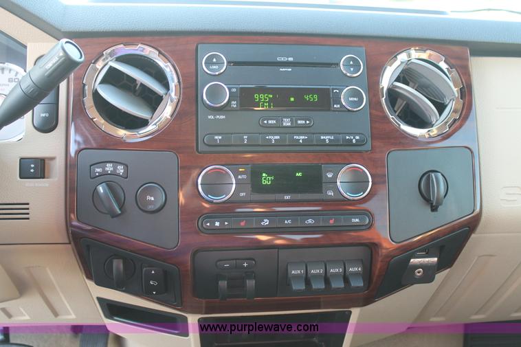 image for item J1400 2009 Ford F250 King Ranch Crew Cab pickup truck