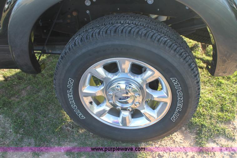 image for item J1401 2013 Ford F350 pickup truck