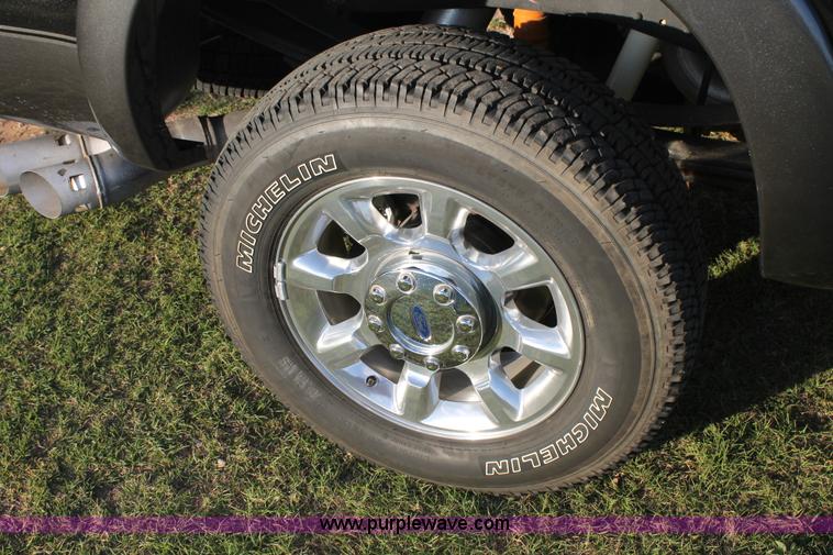 image for item J1401 2013 Ford F350 pickup truck