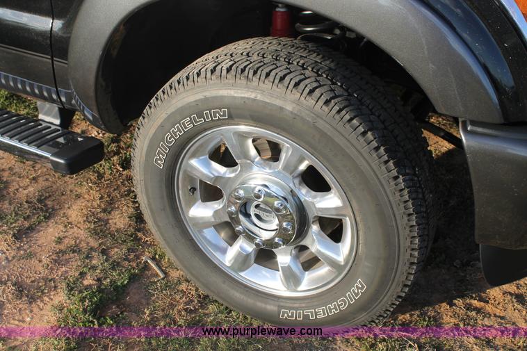 image for item J1401 2013 Ford F350 pickup truck