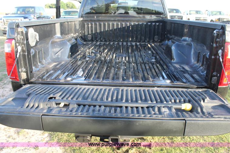 image for item J1401 2013 Ford F350 pickup truck