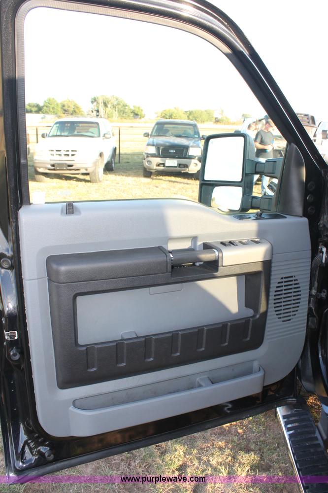 image for item J1401 2013 Ford F350 pickup truck