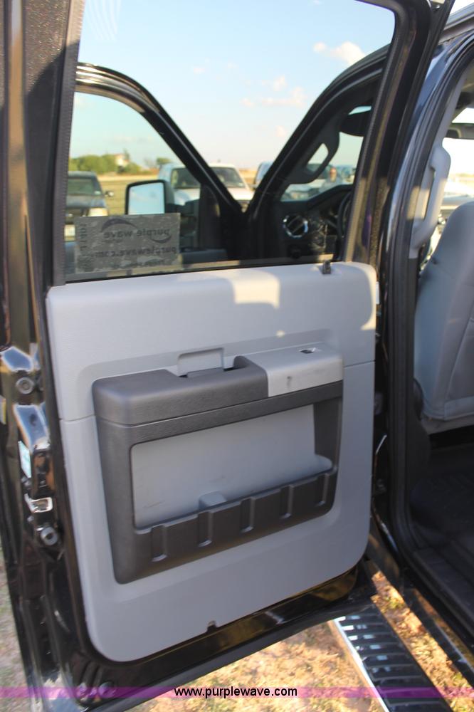 image for item J1401 2013 Ford F350 pickup truck