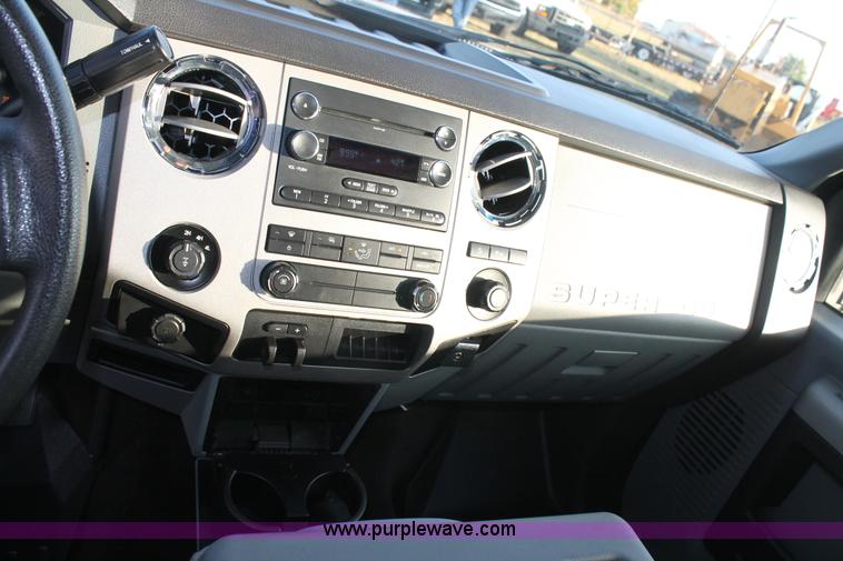 image for item J1401 2013 Ford F350 pickup truck