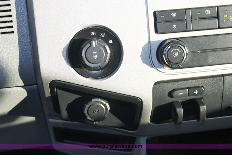 image for item J1401 2013 Ford F350 pickup truck