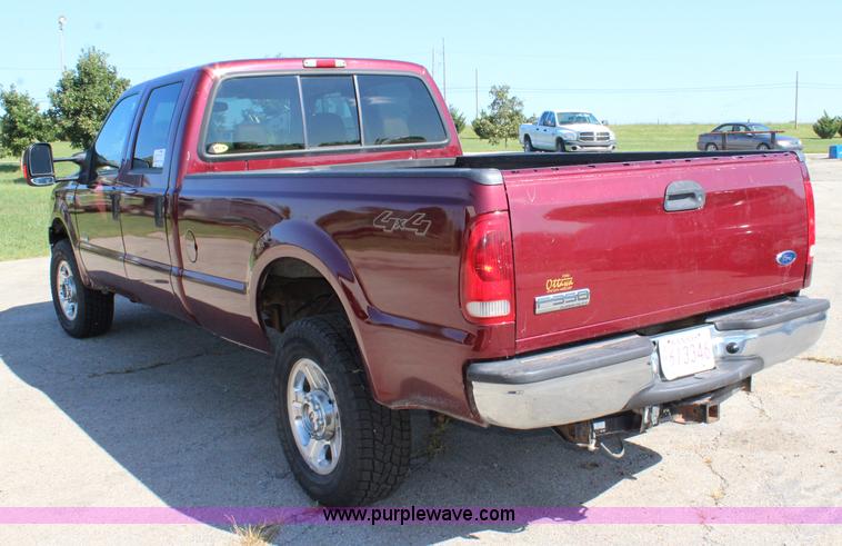 image for item J3538 2005 Ford F350 Super Duty Crew Cab pickup truck