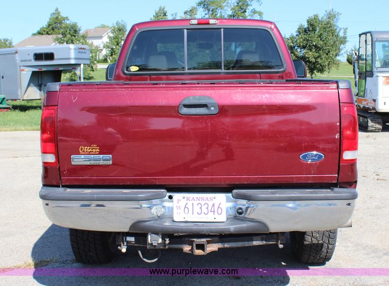 image for item J3538 2005 Ford F350 Super Duty Crew Cab pickup truck