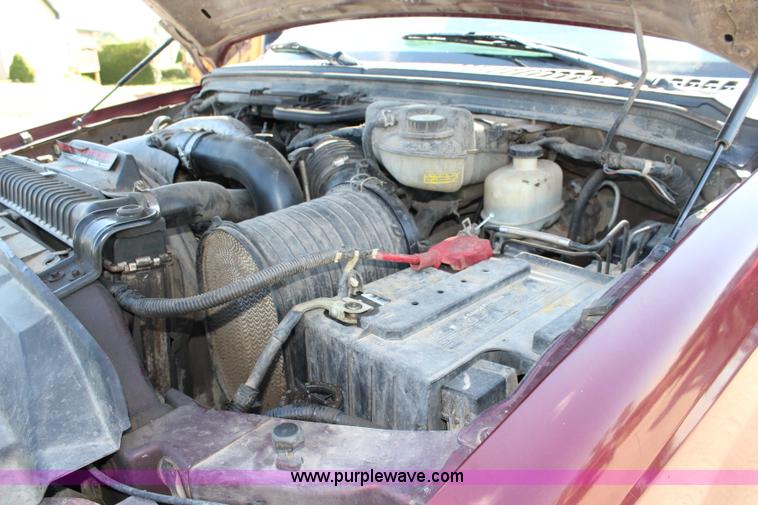 image for item J3538 2005 Ford F350 Super Duty Crew Cab pickup truck