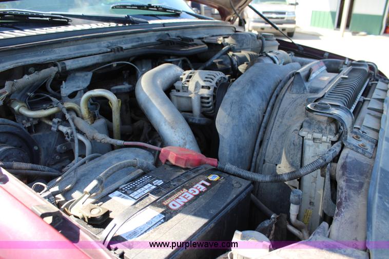 image for item J3538 2005 Ford F350 Super Duty Crew Cab pickup truck