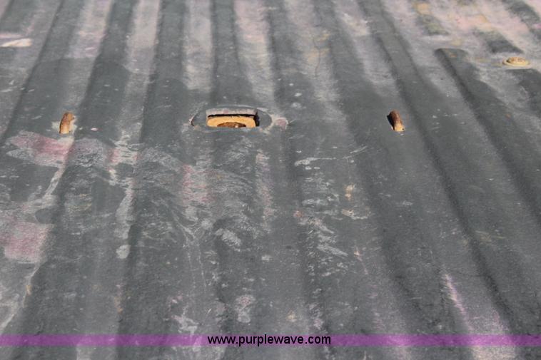 image for item J3538 2005 Ford F350 Super Duty Crew Cab pickup truck