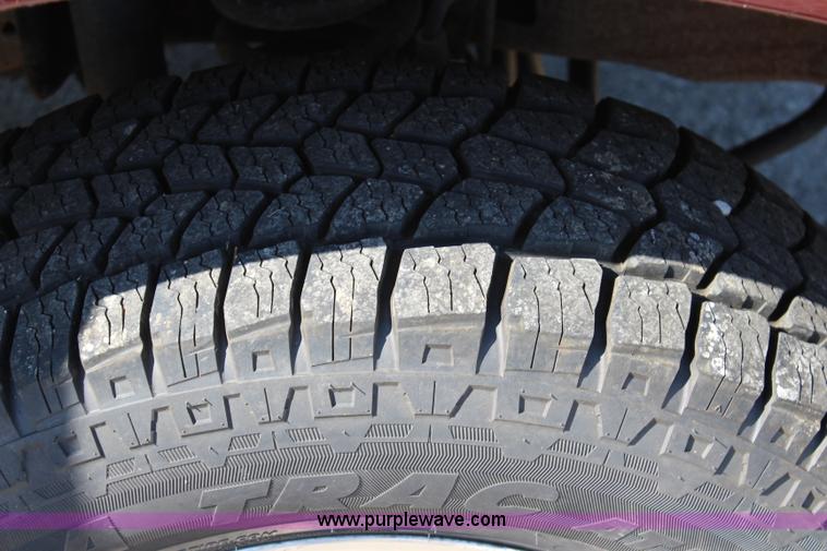 image for item J3538 2005 Ford F350 Super Duty Crew Cab pickup truck