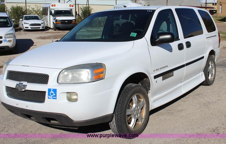 image for item J4283 2007 Chevrolet Uplander van