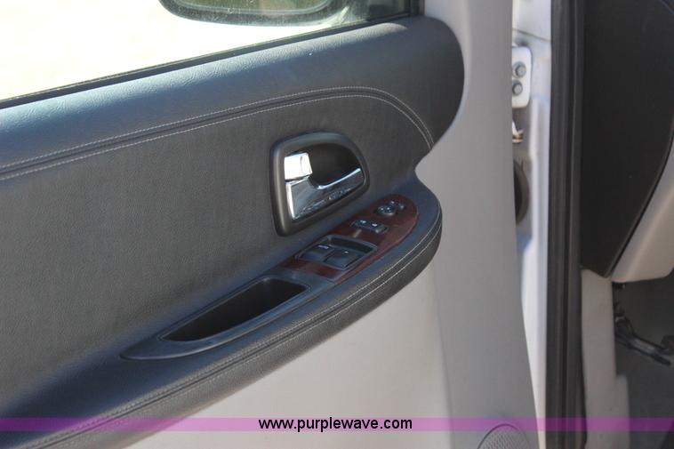 image for item J4283 2007 Chevrolet Uplander van