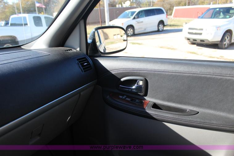 image for item J4283 2007 Chevrolet Uplander van