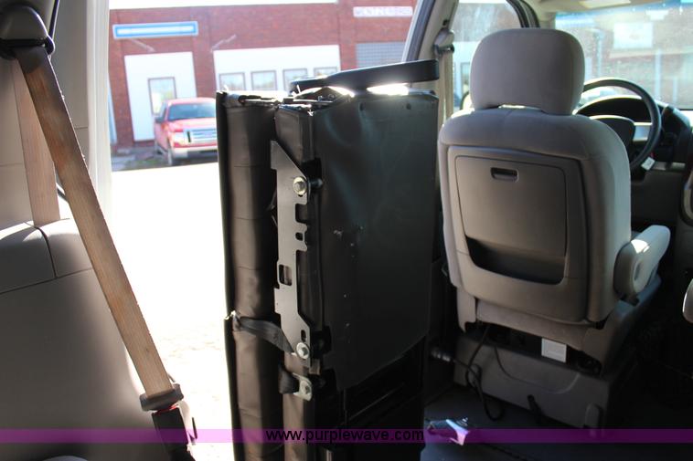 image for item J4283 2007 Chevrolet Uplander van
