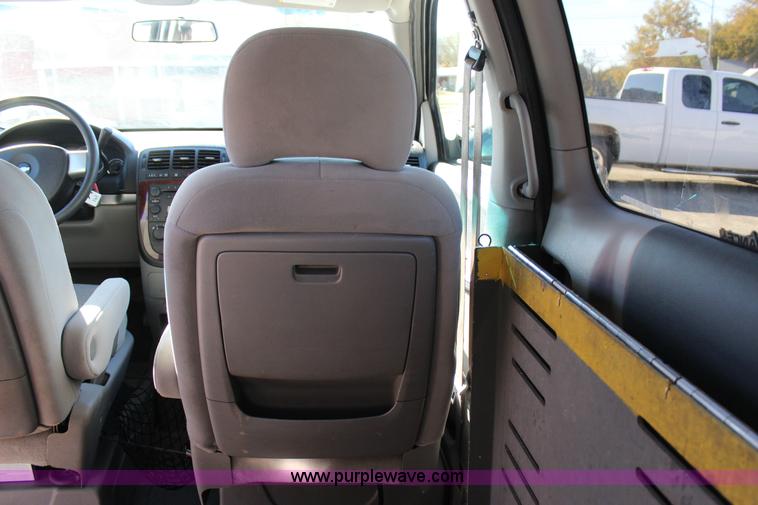 image for item J4283 2007 Chevrolet Uplander van