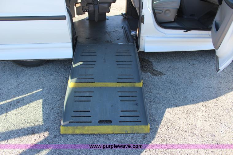 image for item J4283 2007 Chevrolet Uplander van