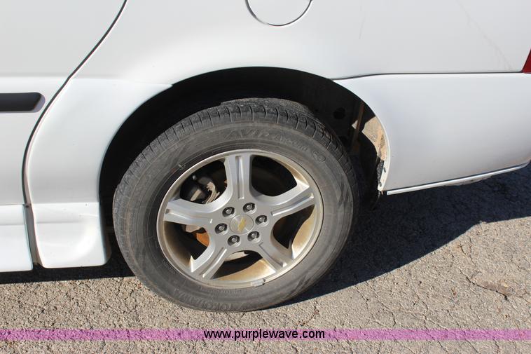 image for item J4283 2007 Chevrolet Uplander van