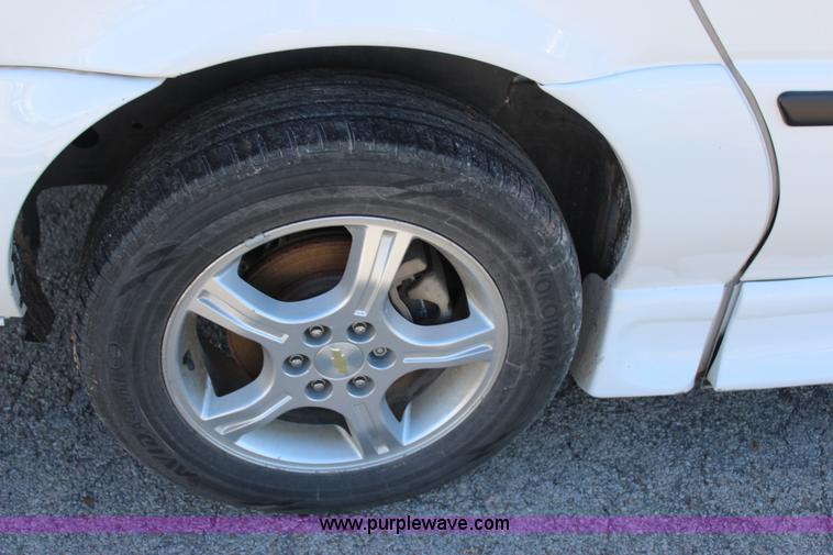 image for item J4283 2007 Chevrolet Uplander van