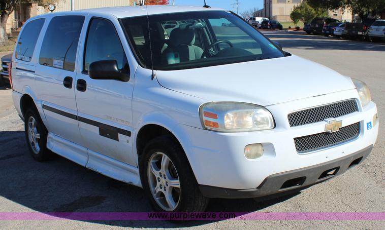 image for item J4284 2007 Chevrolet Uplander van