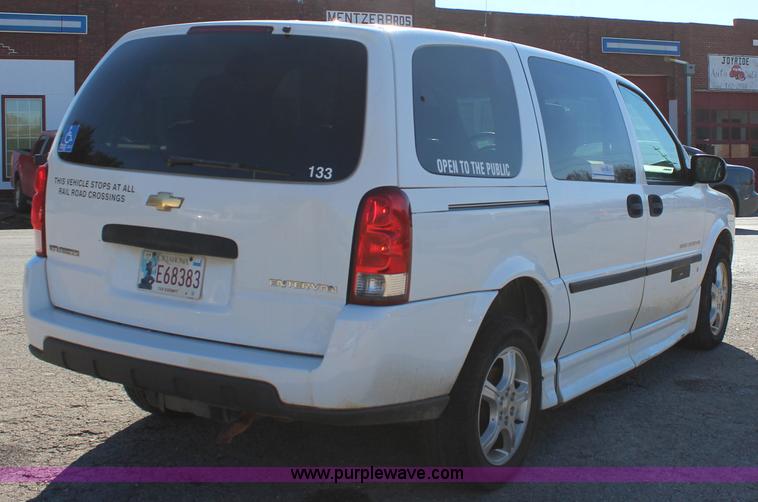 image for item J4284 2007 Chevrolet Uplander van