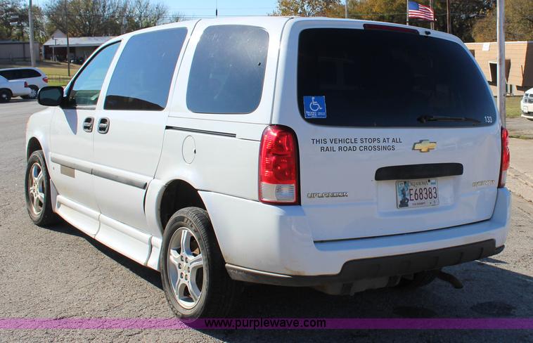 image for item J4284 2007 Chevrolet Uplander van