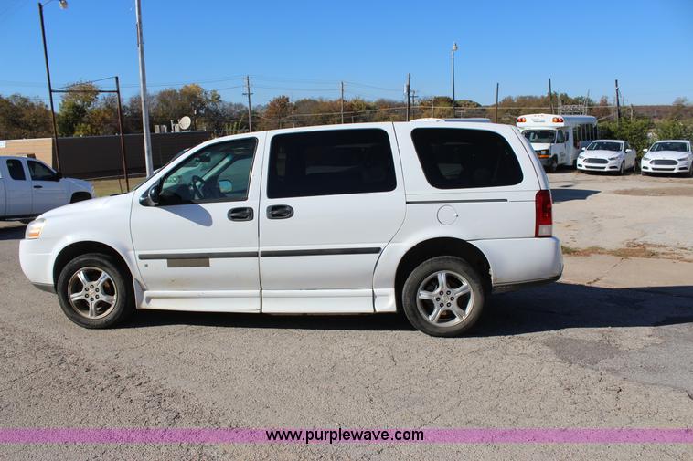 image for item J4284 2007 Chevrolet Uplander van