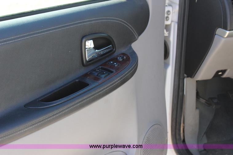 image for item J4284 2007 Chevrolet Uplander van