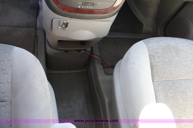 image for item J4284 2007 Chevrolet Uplander van