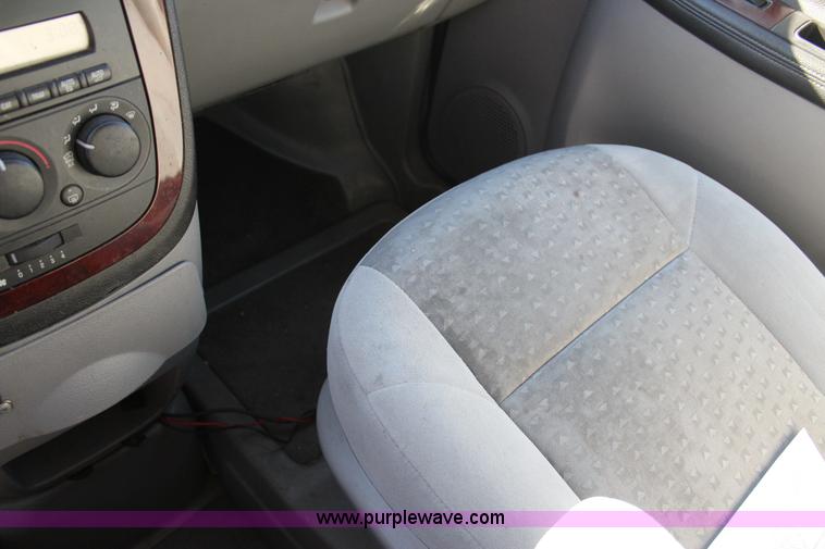 image for item J4284 2007 Chevrolet Uplander van