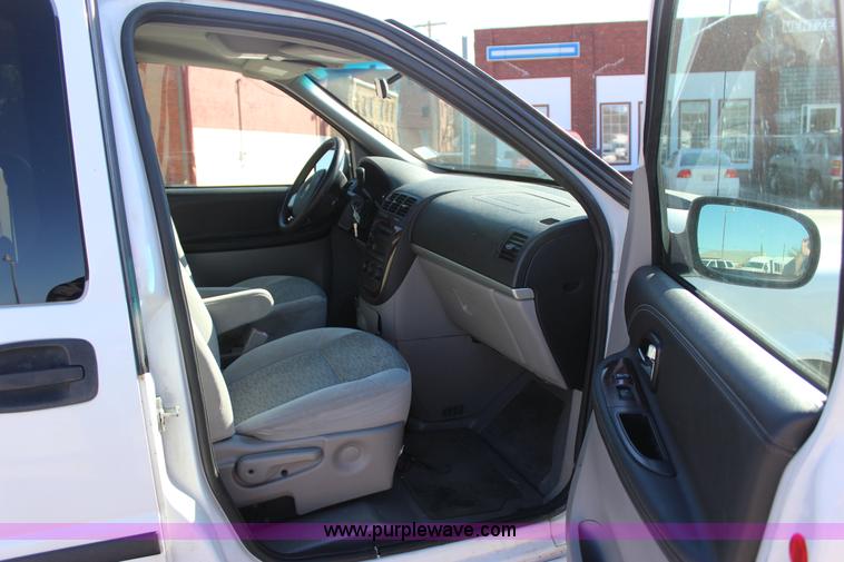 image for item J4284 2007 Chevrolet Uplander van