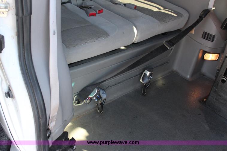 image for item J4284 2007 Chevrolet Uplander van