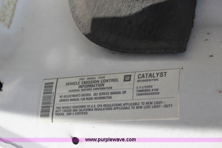 image for item J4284 2007 Chevrolet Uplander van