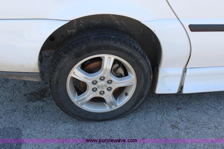 image for item J4284 2007 Chevrolet Uplander van