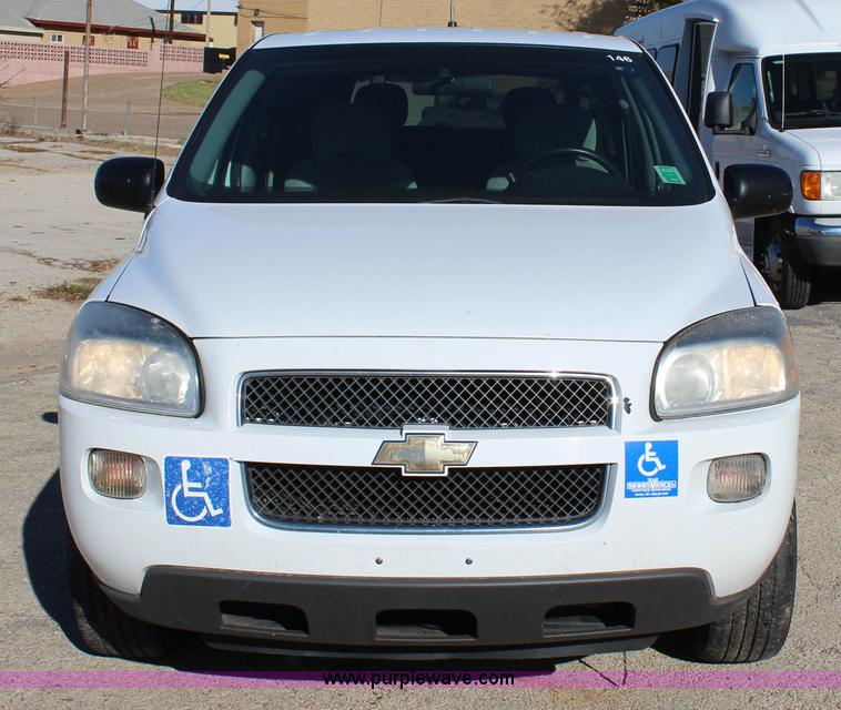 image for item J4285 2008 Chevrolet Uplander van