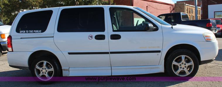 image for item J4285 2008 Chevrolet Uplander van